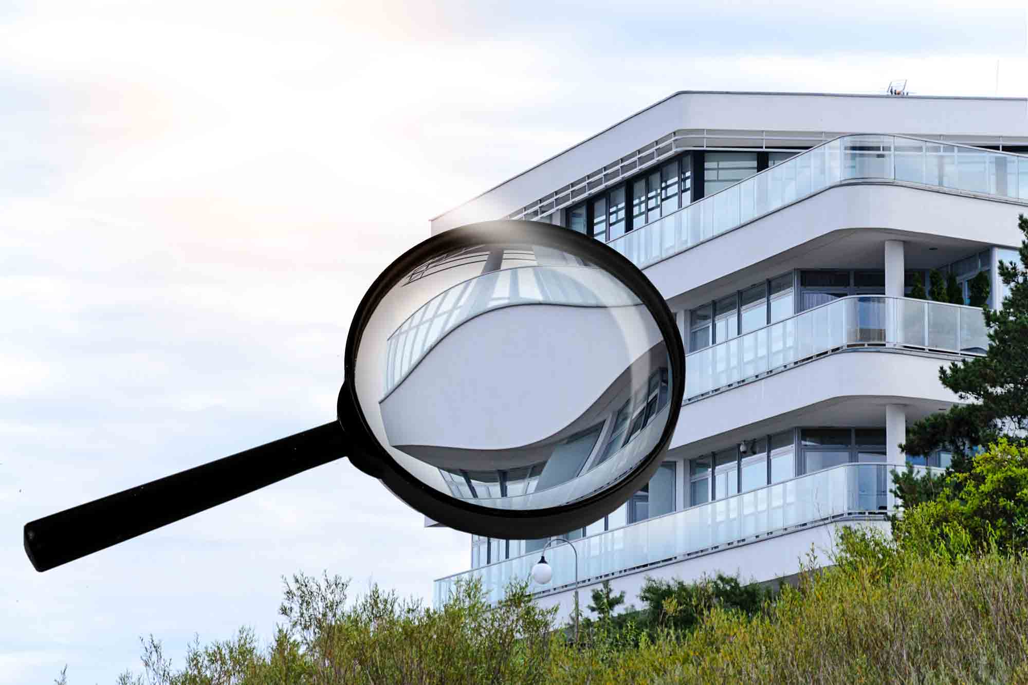 Immobiliensuche mit Lupe – Suchauftrag bei Schönrich Immobilien